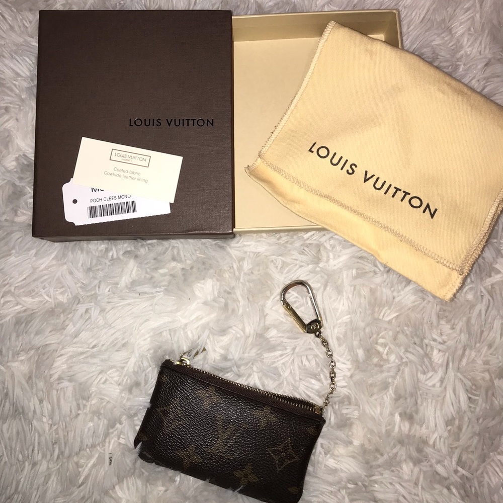 (Authentic) Louis Vuitton Key pouch monogram